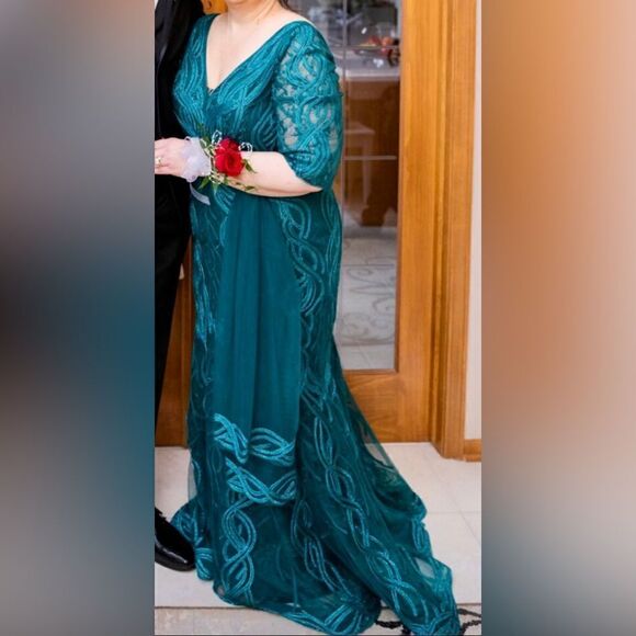Montage by Mon Cheri Emerald Green Full Length Gown with Custom Sash - Picture 3 of 16